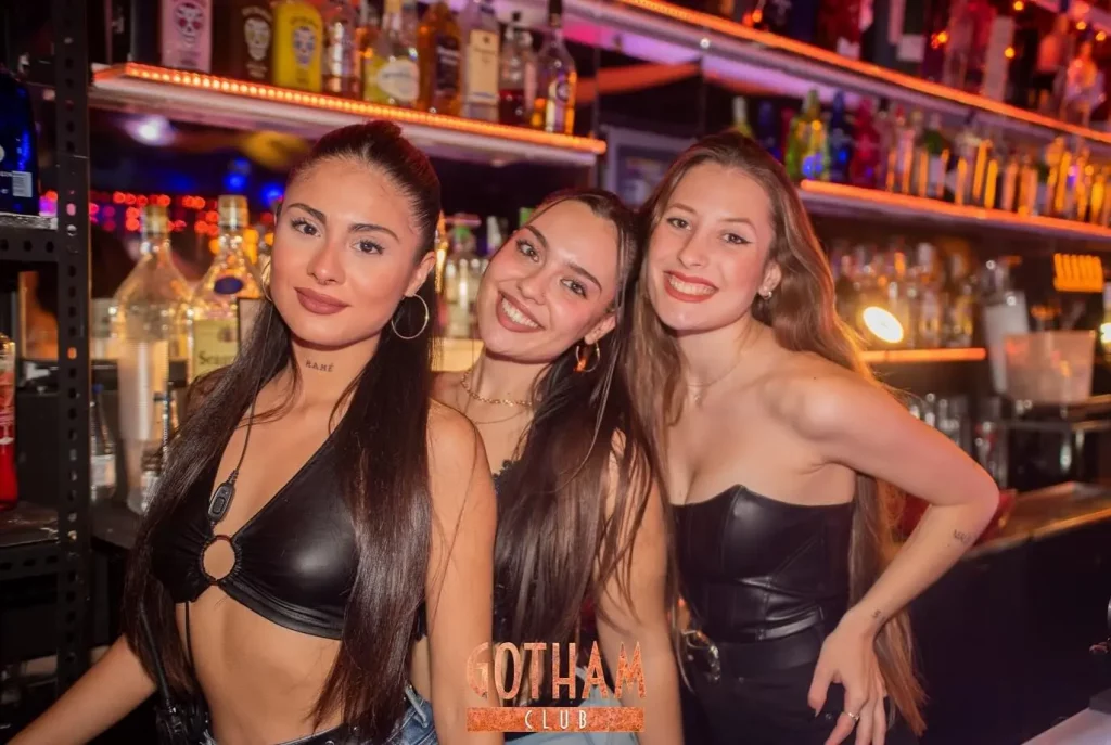 Servei de barra a la discoteca